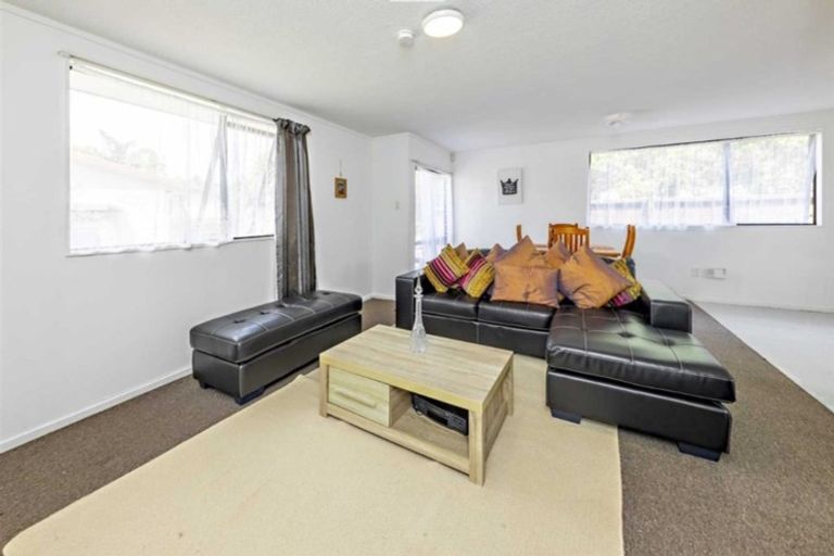 Photo of property in 2/61 Redcrest Avenue, Red Hill, Papakura, 2110