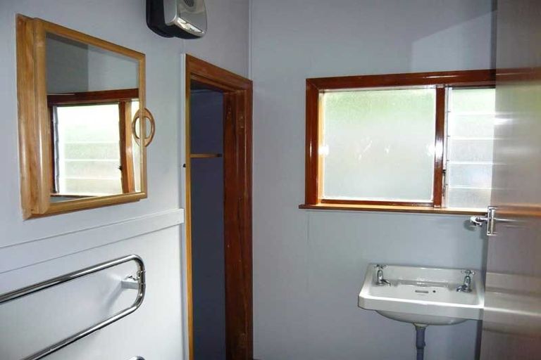 Photo of property in 11 Oku Street, Island Bay, Wellington, 6023