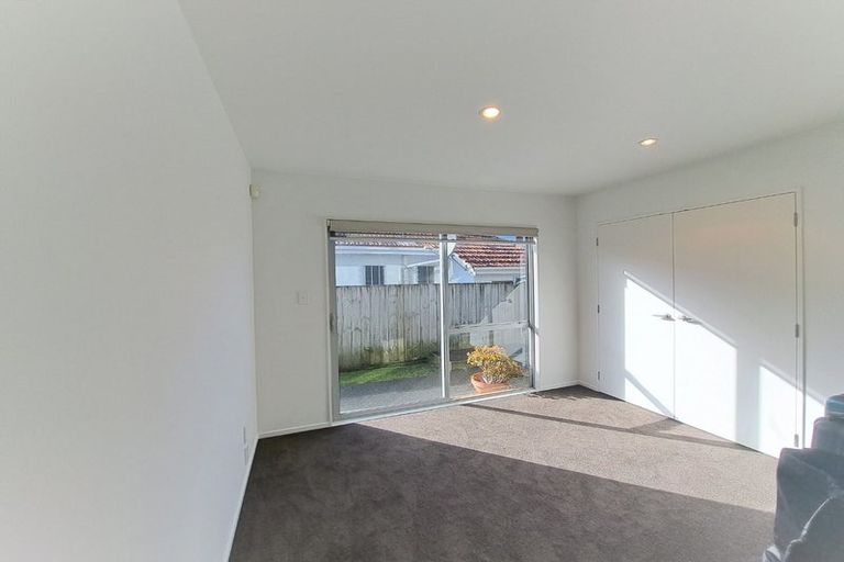 Photo of property in 14a Bank Street, Hillcrest, Auckland, 0627