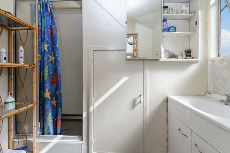 Photo of property in 100 Lake Road, Koutu, Rotorua, 3010