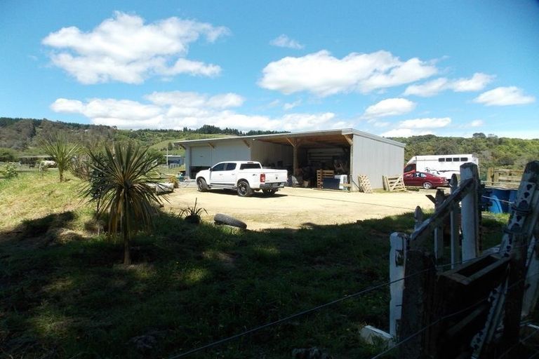 Photo of property in 349 Turitea Road, Turitea, Palmerston North, 4472
