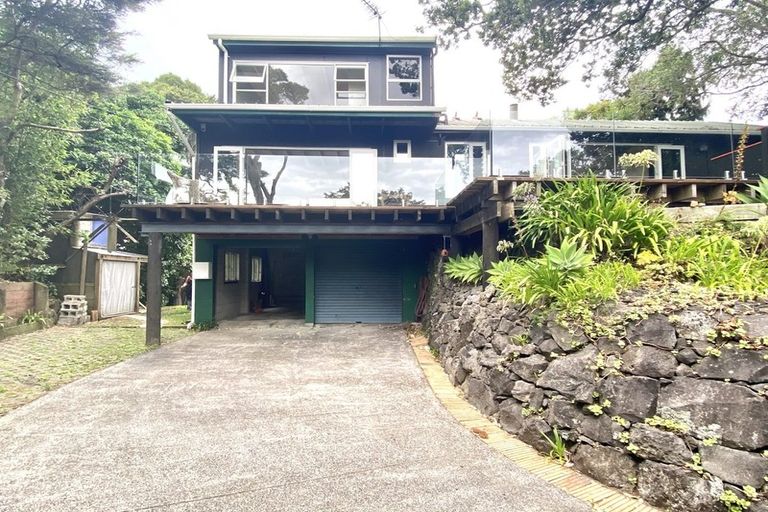 Photo of property in 8 Arapito Road, Titirangi, Auckland, 0604