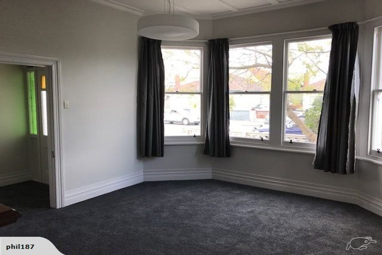 Photo of property in 135 Carlyle Street, Napier South, Napier, 4110