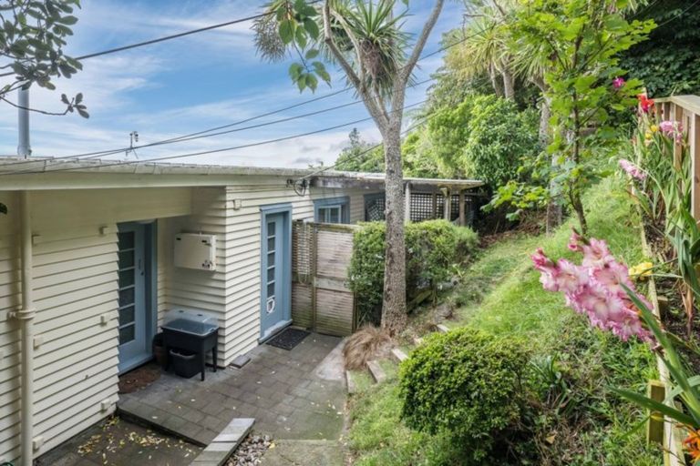 Photo of property in 155 Onslow Road, Khandallah, Wellington, 6035