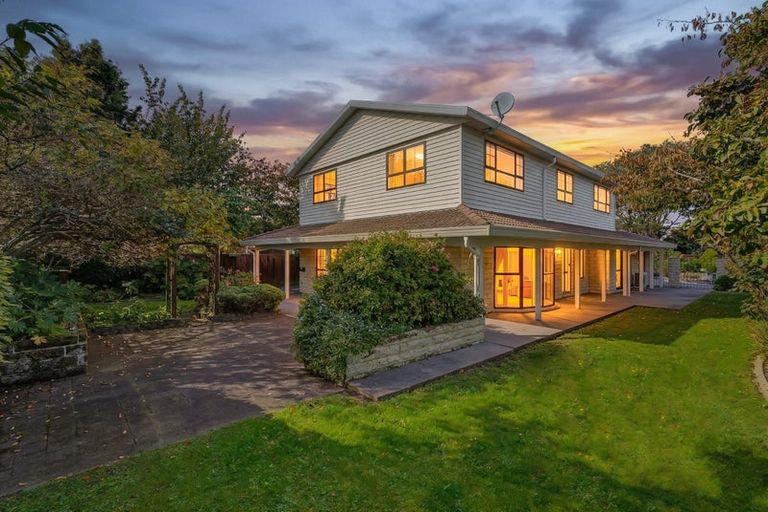 Photo of property in 4 Rowanwood Close, Halswell, Christchurch, 8025