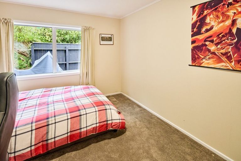 Photo of property in 8a Nikau Road, Point Howard, Lower Hutt, 5013