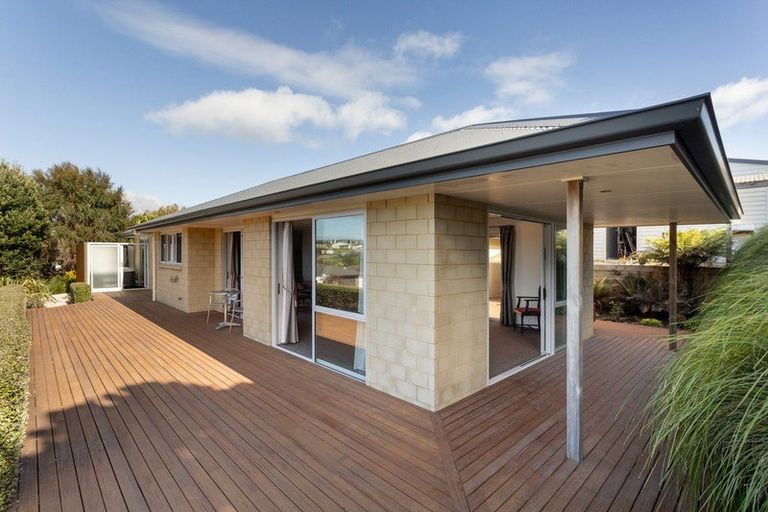 Photo of property in 17 Lynley Park Drive, Omokoroa, 3114