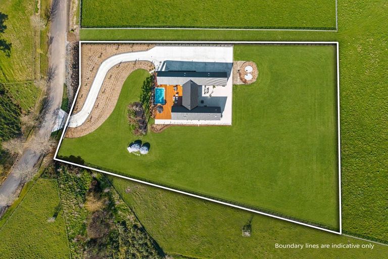 Photo of property in 70 Joseph Dunstan Drive, Taupaki, 0782