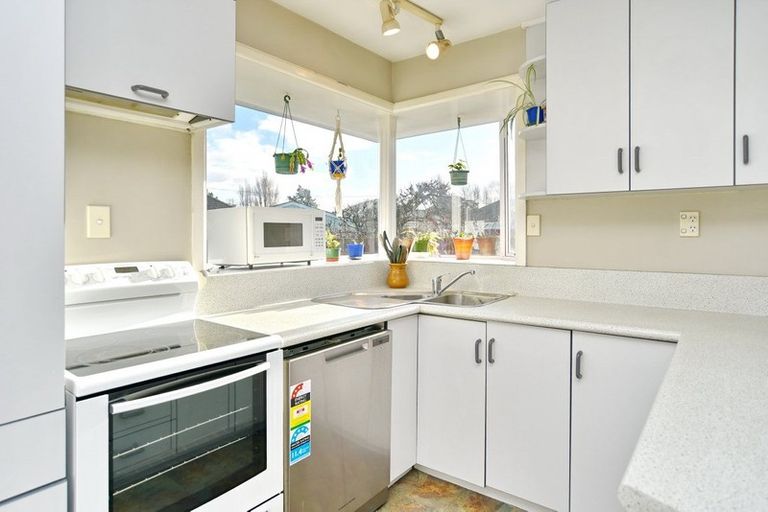 Photo of property in 9 Wildwood Avenue, Wainoni, Christchurch, 8061