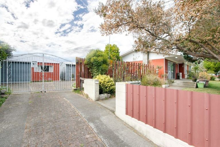 Photo of property in 2 Cabot Place, Flaxmere, Hastings, 4120