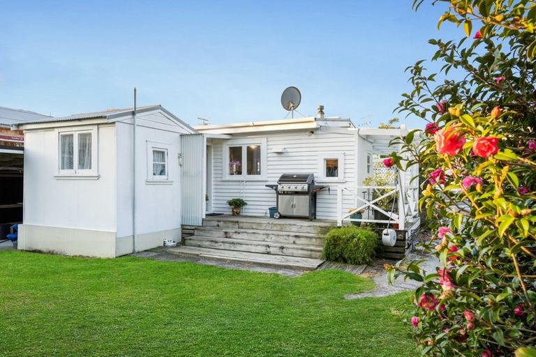 Photo of property in 54 Motiti Road, Papamoa Beach, Papamoa, 3118