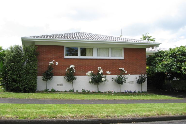 Photo of property in 1 Laurelwood Avenue, Pukekohe, 2120