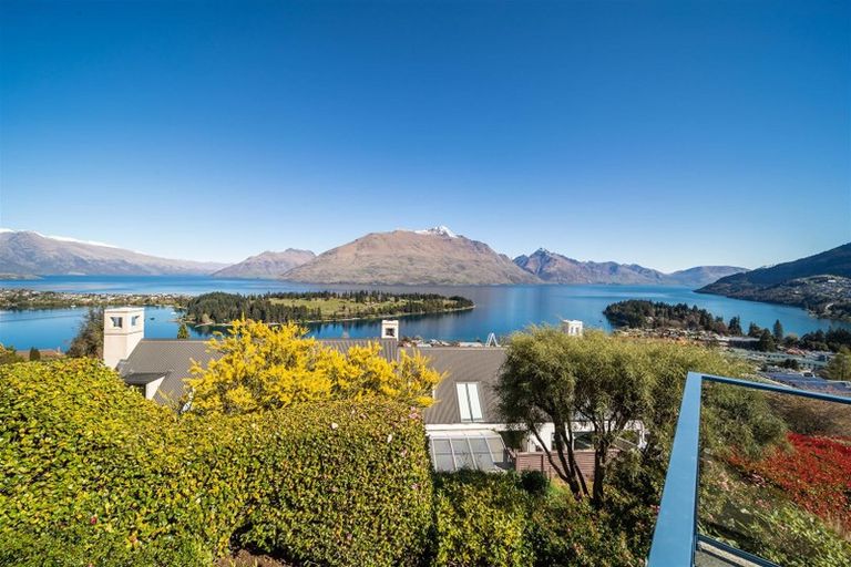 Photo of property in 33 Edinburgh Drive, Queenstown, 9300
