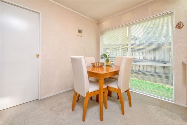 Photo of property in 2/5 Juvena Place, Clover Park, Auckland, 2019