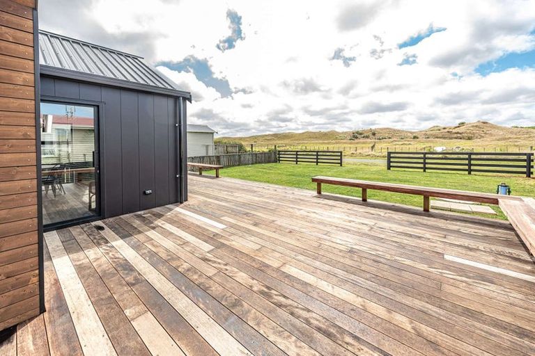 Photo of property in 16 Coleman Avenue, Waverley, 4591