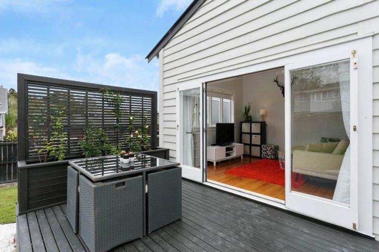 Photo of property in 4 Bowers Road, Glen Eden, Auckland, 0602