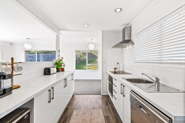 Photo of property in 1/31 Captain Scott Road, Glen Eden, Auckland, 0602