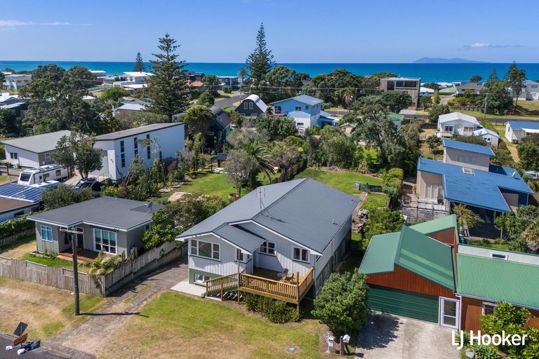 Photo of property in 49 Hillview Road, Waihi Beach, 3611