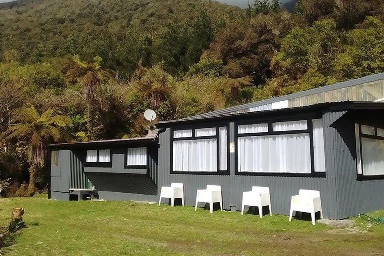 Photo of property in 4730 Otira Highway, Jacksons, Inchbonnie, 7875