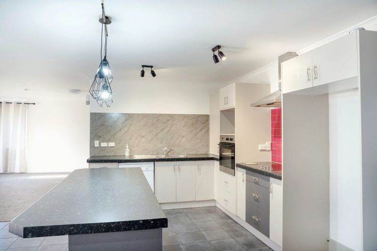 Photo of property in 109 Farnborough Drive, Grandview Heights, Hamilton, 3200