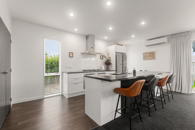 Photo of property in 10 Monaco Grove, Fitzherbert, Palmerston North, 4410