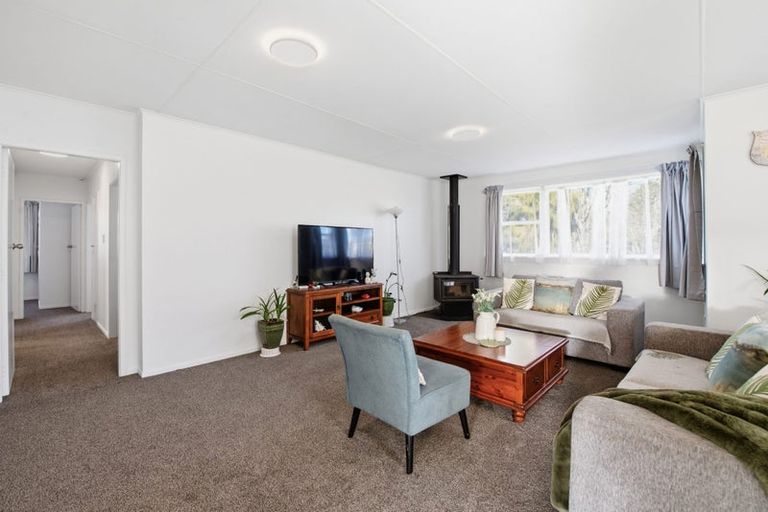 Photo of property in 5 Kouma Place, Fairy Springs, Rotorua, 3015
