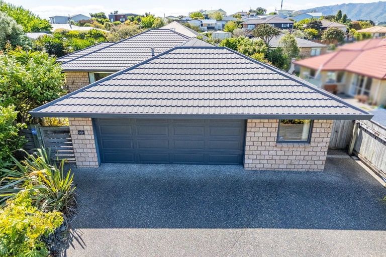 Photo of property in 22 Leanne Way, Waikanae Beach, Waikanae, 5036
