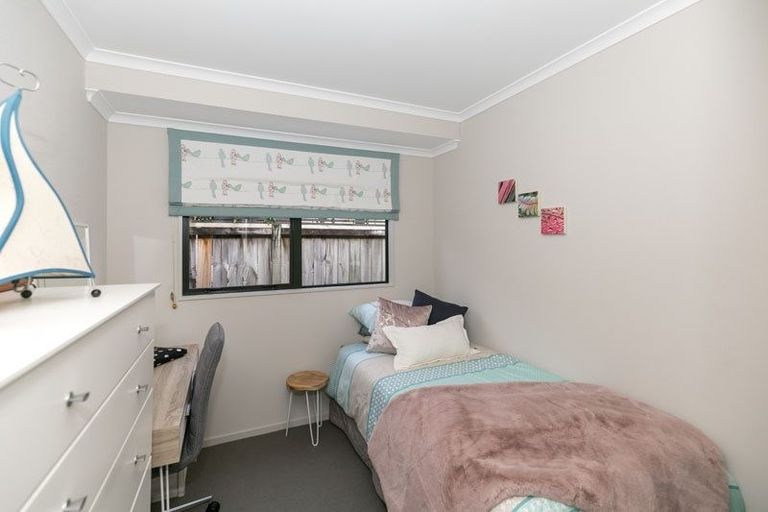 Photo of property in 30 Waiwherowhero Drive, St Andrews, Hamilton, 3200