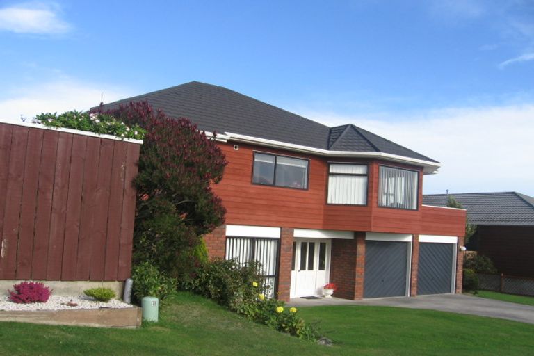 Photo of property in 18 Halladale Road, Papakowhai, Porirua, 5024