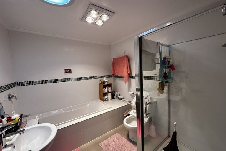 Photo of property in 23 Hindmarsh Street, Henderson, Auckland, 0612