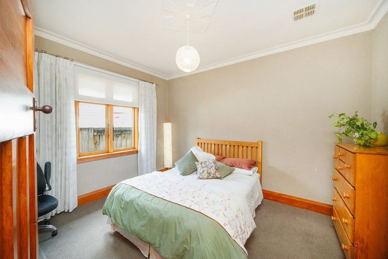 Photo of property in 15 Miro Street, Takaro, Palmerston North, 4410