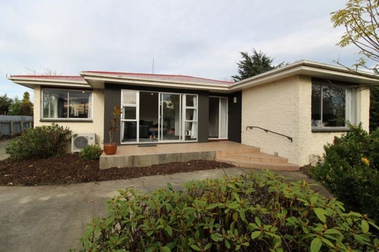 Photo of property in 19 Grange Street, Winton, 9720