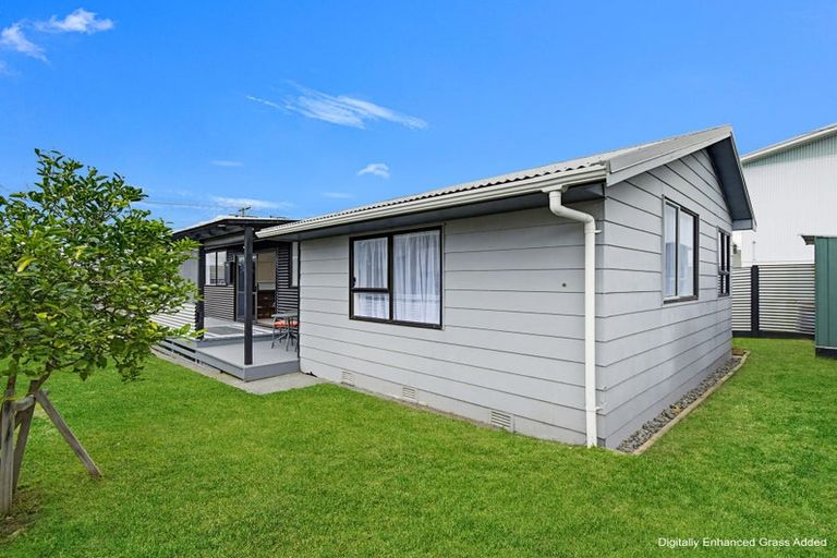 Photo of property in 81 Simpson Road, Papamoa Beach, Papamoa, 3118