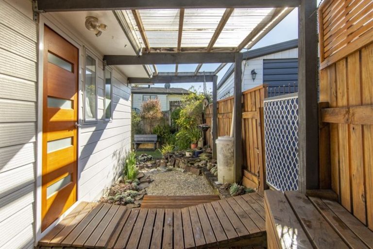 Photo of property in 205 Waitaha Road, Welcome Bay, Tauranga, 3112