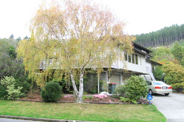 Photo of property in 40 Chichester Drive, Pinehaven, Upper Hutt, 5019