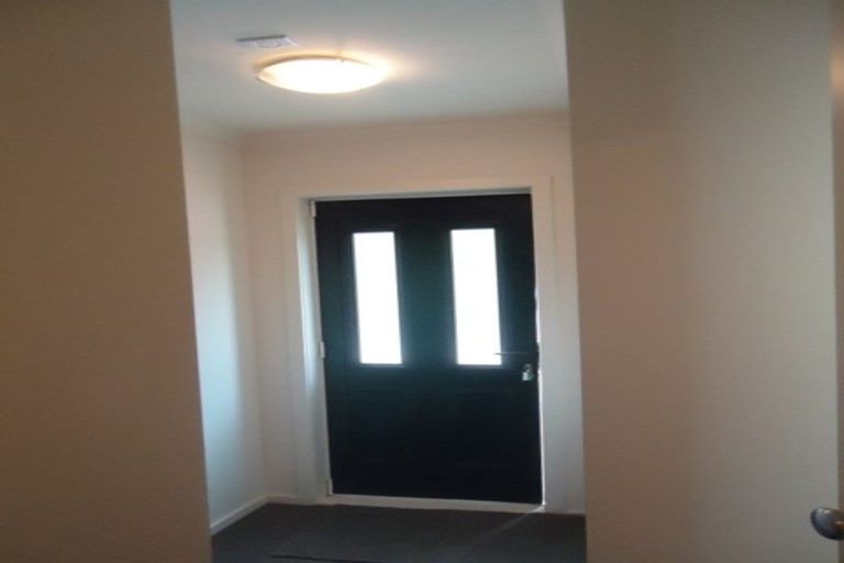 Photo of property in 2/57 Simla Crescent, Khandallah, Wellington, 6035