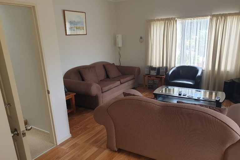 Photo of property in 32a Evans Road, Glen Eden, Auckland, 0602