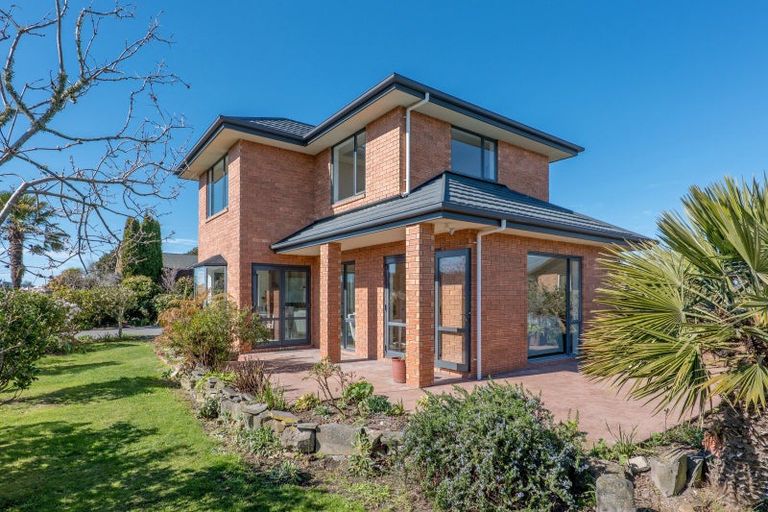 Photo of property in 2 Harrys Way, Redwood, Christchurch, 8051