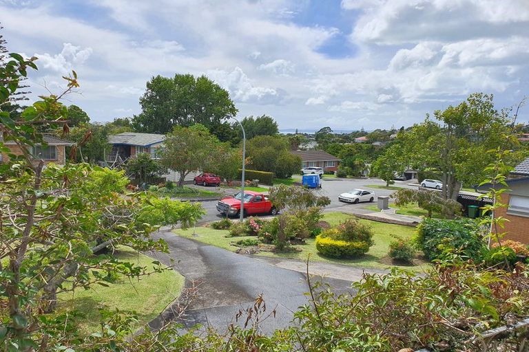 Photo of property in 2/15 Kayeleen Place, Cockle Bay, Auckland, 2014