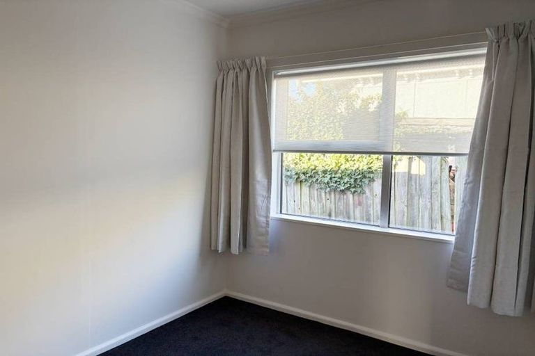 Photo of property in 2/73 Harewood Road, Papanui, Christchurch, 8053