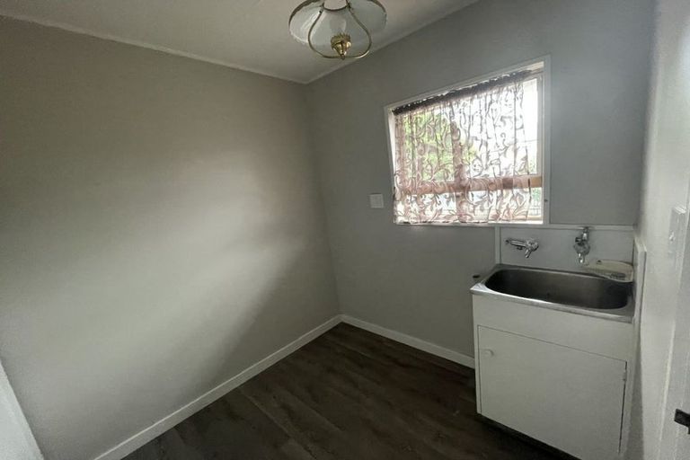 Photo of property in 2/1003 Heretaunga Street East, Parkvale, Hastings, 4122