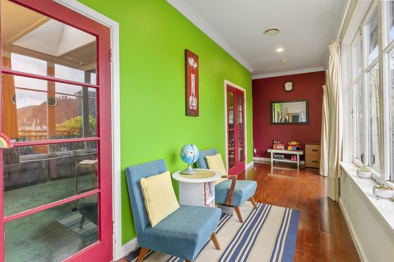 Photo of property in 15 Ferry Road, Days Bay, Lower Hutt, 5013