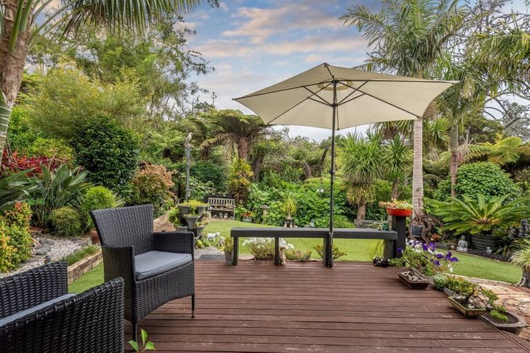 Photo of property in 99 John Downs Drive, Browns Bay, Auckland, 0630
