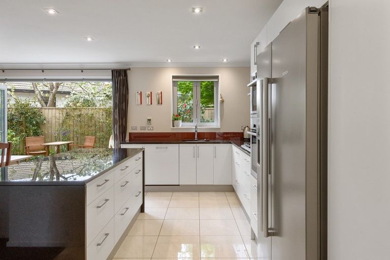 Photo of property in 6a Gleneagles Terrace, Ilam, Christchurch, 8053