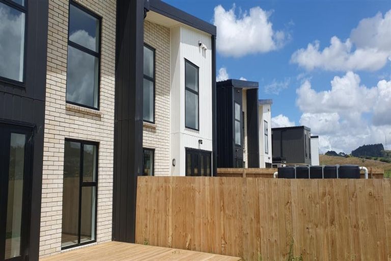 Photo of property in 21 Waikaha Street, Pokeno, 2472