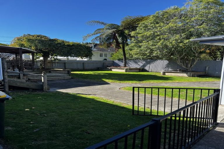 Photo of property in 162 Weraroa Road, Levin, 5510