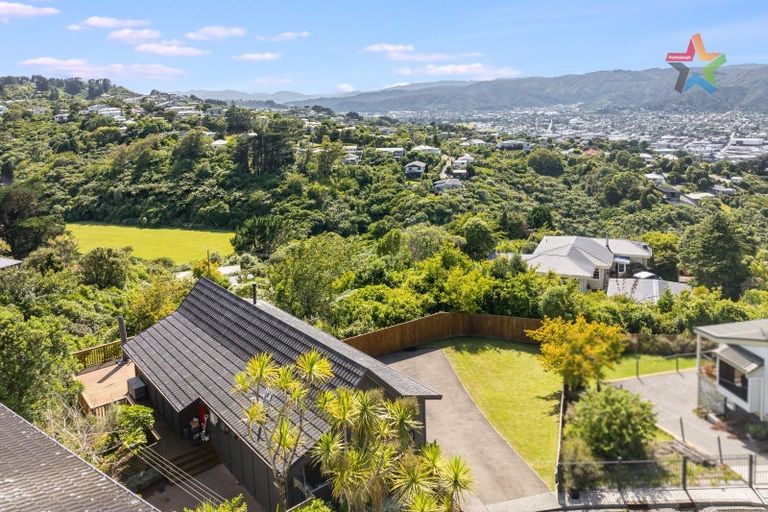 Photo of property in 26 Wisteria Grove, Maungaraki, Lower Hutt, 5010