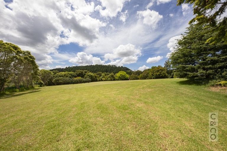 Photo of property in 216 Mcpike Road, Waimauku, 0883
