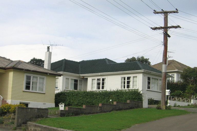 Photo of property in 33 Duncan Street, Tawa, Wellington, 5028