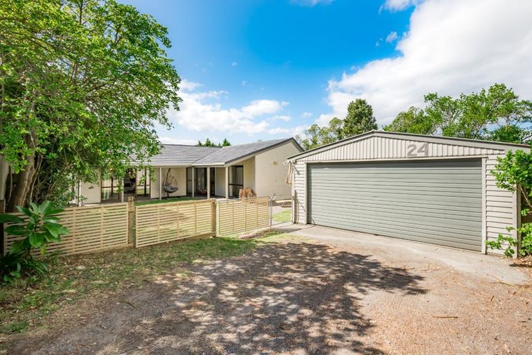 Photo of property in 24 Island View Terrace, Waikanae Beach, Waikanae, 5036